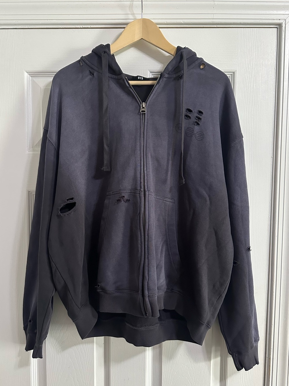 BTS Arirang World Tour Hoodie - Picture 2 of 13